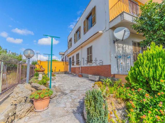 Villetta indipendente in vendita di 160 m² in Via Rufelli