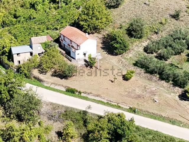 Villetta indipendente in vendita di 160 m² in Via Pianagrande, 1