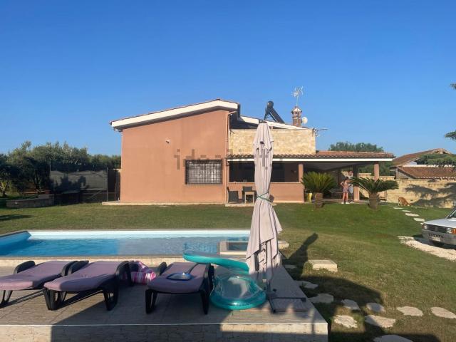 Villetta indipendente in vendita di 160 m² in Via Ugo Fontanatetta