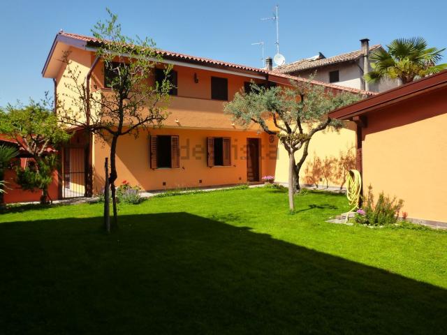 Villetta indipendente in vendita di 160 m² in Via Volontari della Libertà, 10