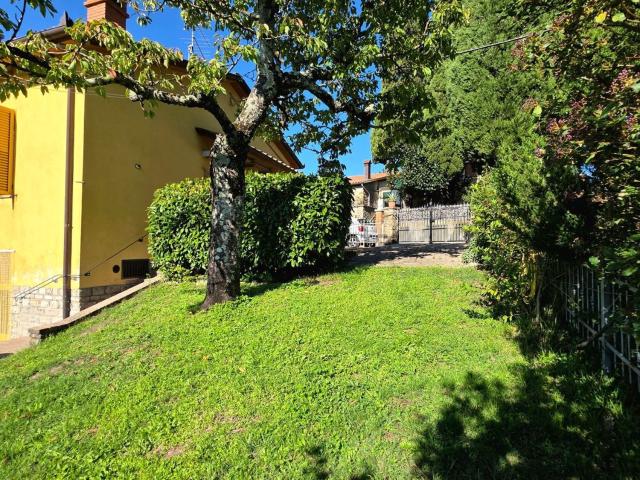Villetta indipendente in vendita di 160 m² in Frazione Poggio D&apos Acona