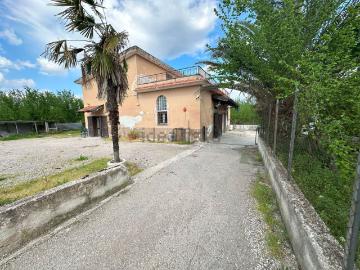 Villetta indipendente in vendita di 160 m² in Località Poverello, 78