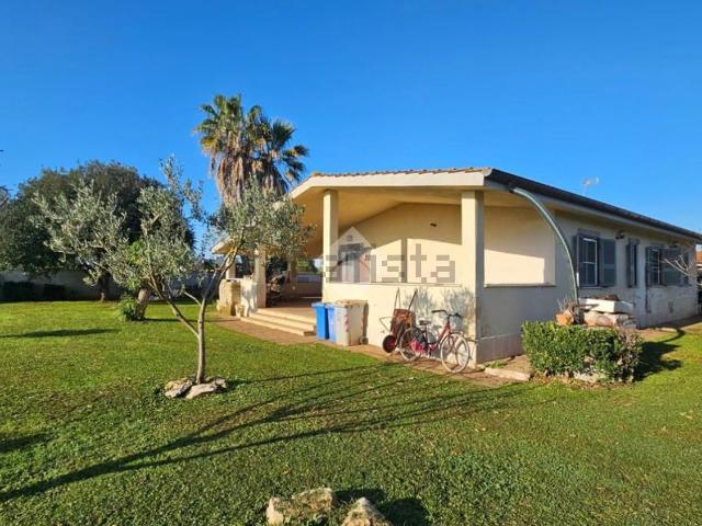 Villetta indipendente in vendita di 160 m² in Strada Valmontorio, 3656