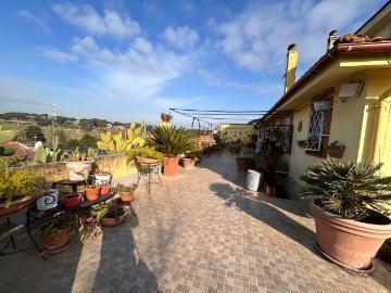 Villetta indipendente in vendita di 1610 m² in Via Anna Foà