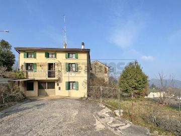 Villetta indipendente in vendita di 161 m² in Via Capitello, 58