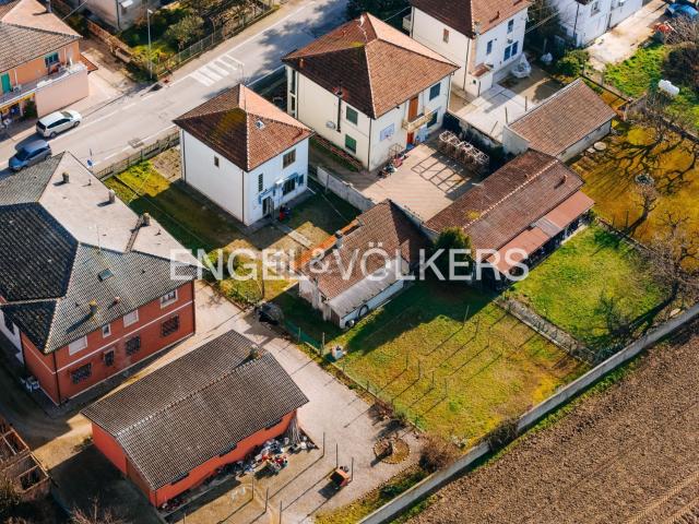 Villetta indipendente in vendita di 161 m² in Via Carlo Martelli
