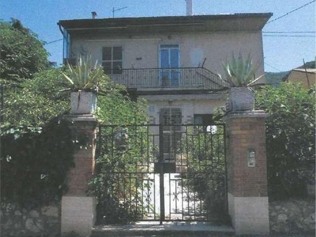 Villetta indipendente in vendita di 161 m² in Via della Rinascita