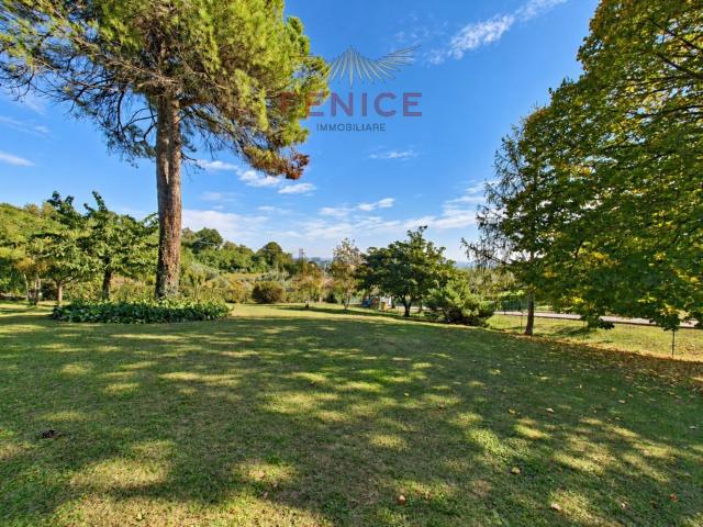 Villetta indipendente in vendita di 161 m² in Via San Daniele