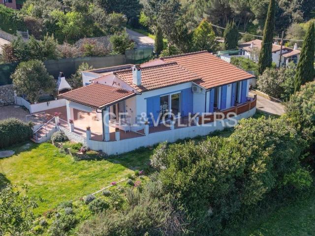 Villetta indipendente in vendita di 161 m² in Via Straccoligno