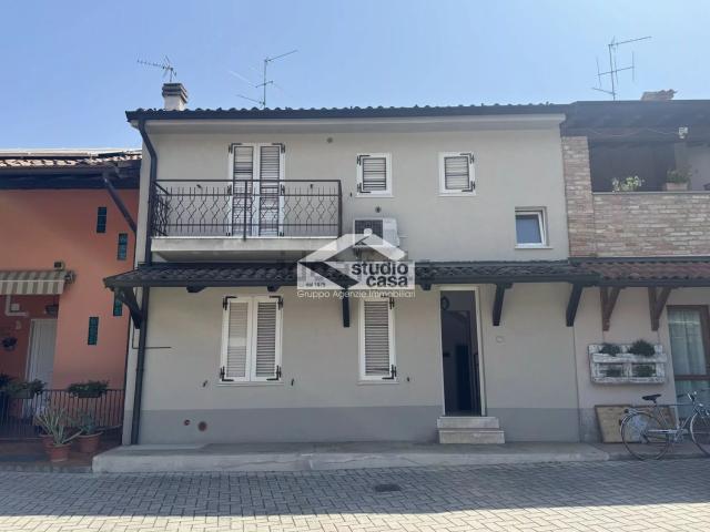 Villetta indipendente in vendita di 161 m² in Via Roma