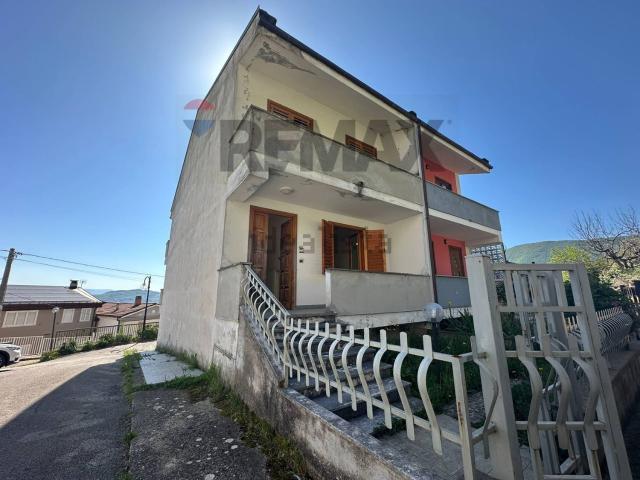 Villetta indipendente in vendita di 161 m² in Via Volturno, 24