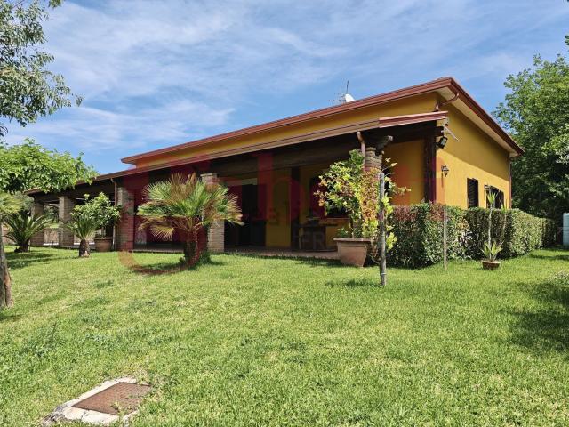Villetta indipendente in vendita di 161 m² in Contrada Biffali