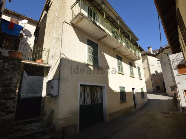 Villetta indipendente in vendita di 162 m² in Via Cannobina