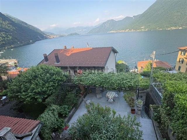 Villetta indipendente in vendita di 162 m² in Via Schignano