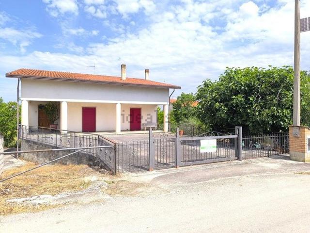 Villetta indipendente in vendita di 162 m² in Contrada Pescocupo, 12