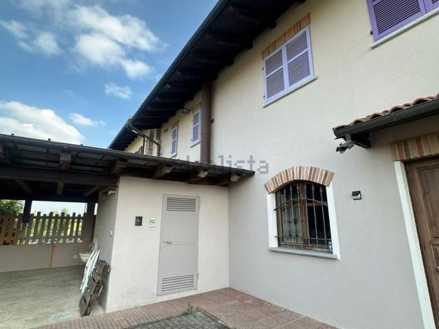 Villetta indipendente in vendita di 162 m² in Strada Bassa, 1