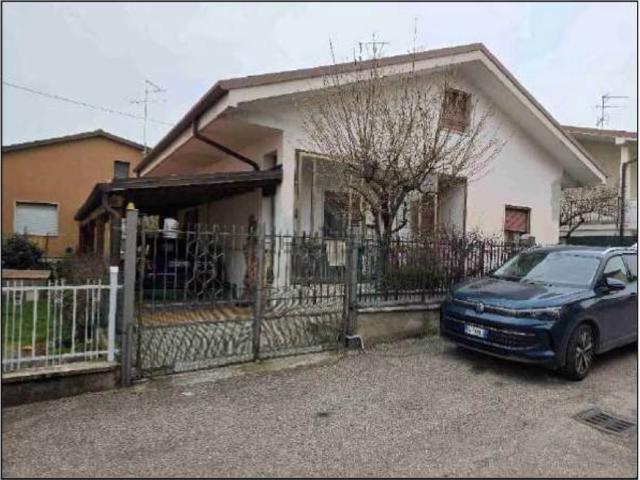 Villetta indipendente in vendita di 163 m² in Via Vicenza, 8