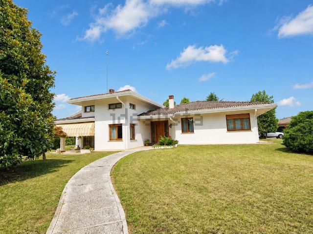 Villetta indipendente in vendita di 163 m² in Via Villa d&apos  Arco, 80