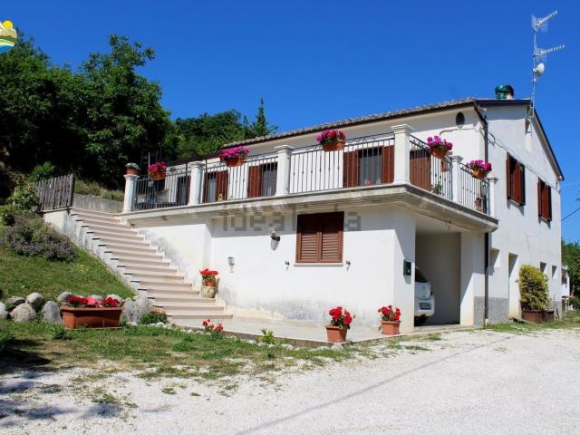 Villetta indipendente in vendita di 163 m² in Contrada Flagnano