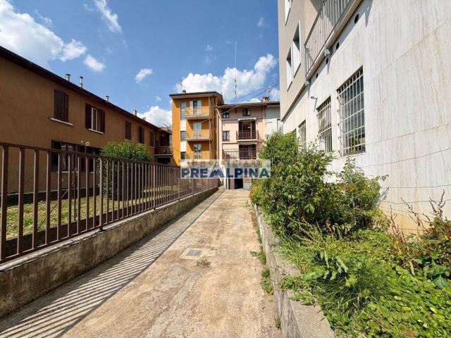 Villetta indipendente in vendita di 164 m² in Via C. Battisti, 28