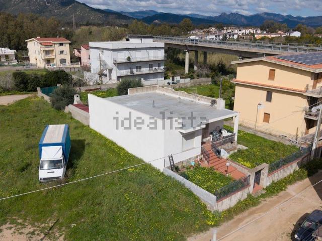 Villetta indipendente in vendita di 164 m² in Via Cambosu