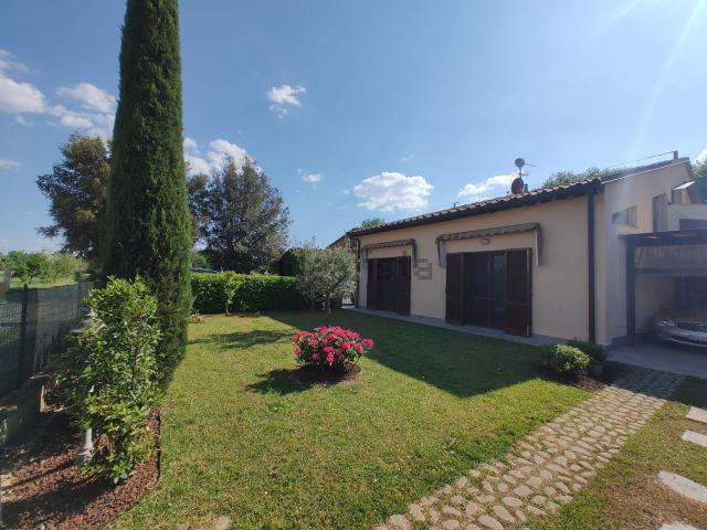 Villetta indipendente in vendita di 164 m² in Via delle Fontine