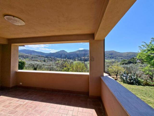 Villetta indipendente in vendita di 164 m² in Via Ornischi