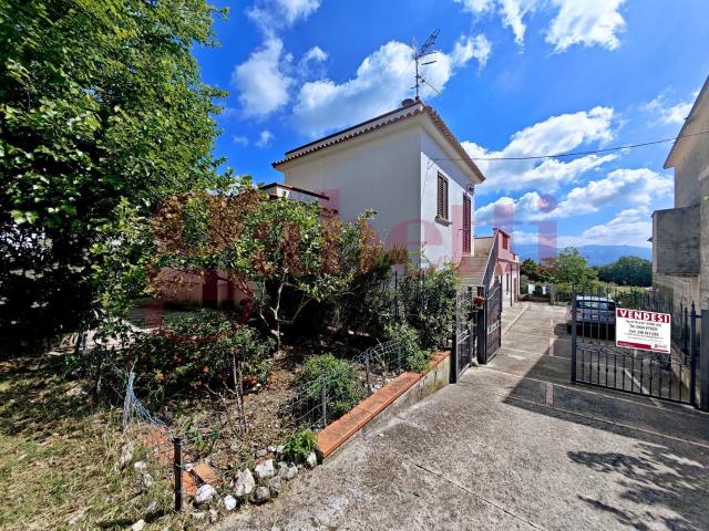 Villetta indipendente in vendita di 164 m² in Contrada Banca