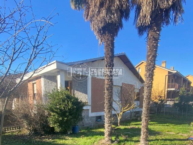 Villetta indipendente in vendita di 165 m² in Via C. Pavese, 46