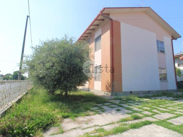 Villetta indipendente in vendita di 165 m² in Via Cavalli, 42
