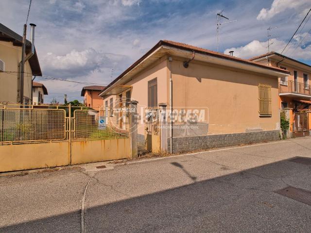 Villetta indipendente in vendita di 165 m² in Via Chiara Beldì