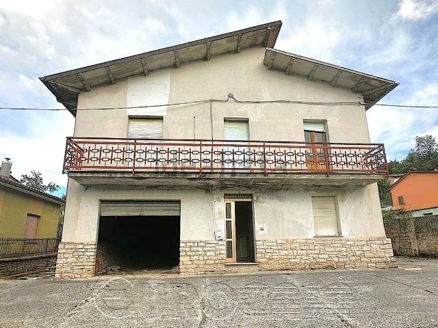 Villetta indipendente in vendita di 165 m² in Via della Libertà