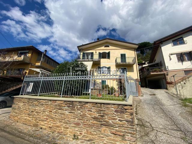 Villetta indipendente in vendita di 165 m² in Via della Resistenza, 74