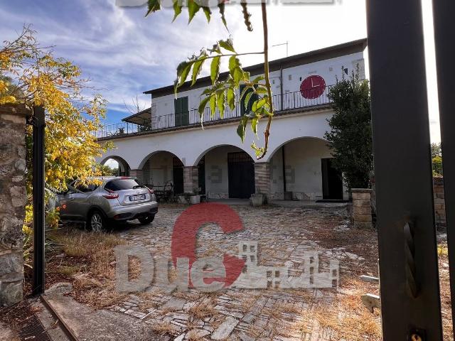 Villetta indipendente in vendita di 165 m² in Via Flaminia, 49