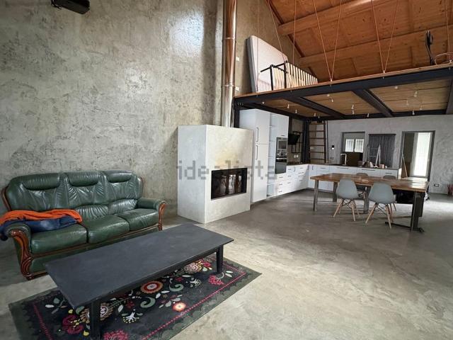Villetta indipendente in vendita di 165 m² in Via IV Novembre
