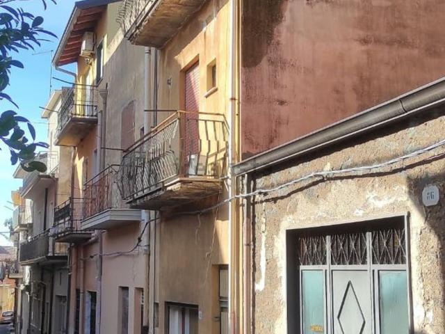 Villetta indipendente in vendita di 165 m² in Via Laudani