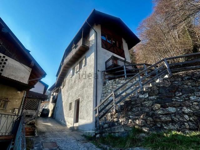 Villetta indipendente in vendita di 165 m² in Via Marchi
