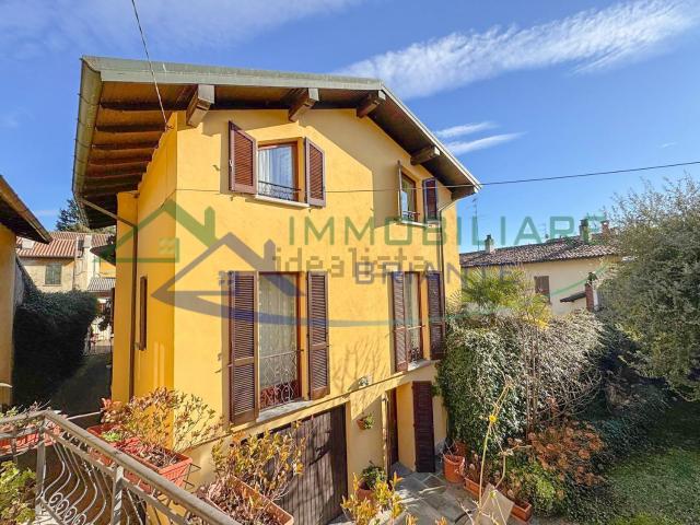 Villetta indipendente in vendita di 165 m² in Via Mario Greppi