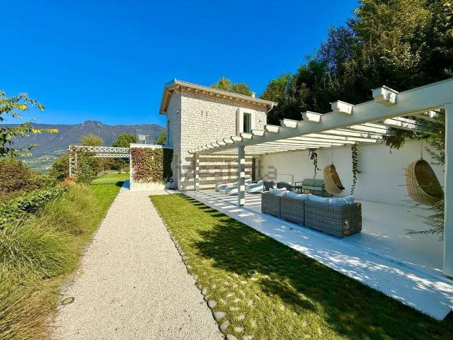 Villetta indipendente in vendita di 175 m² in Via Maspiano