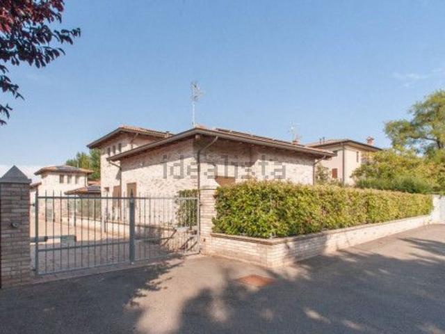 Villetta indipendente in vendita di 165 m² in Via Serafino Gasiani