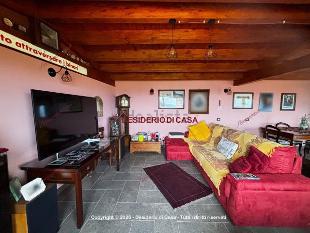 Villetta indipendente in vendita di 165 m² in Via Statale, 66