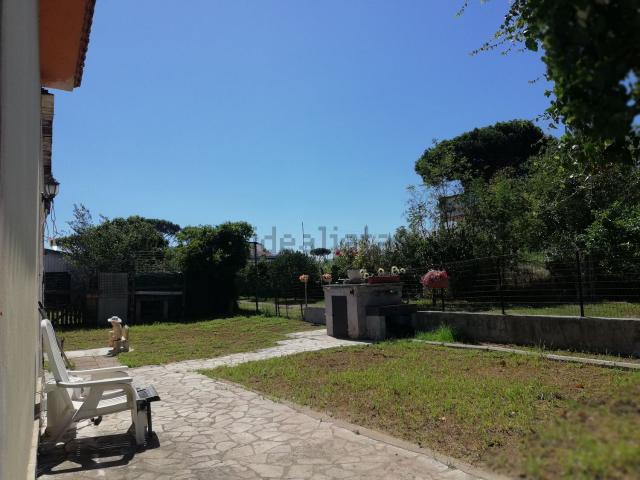 Villetta indipendente in vendita di 165 m² in Viale delle Rose, 95