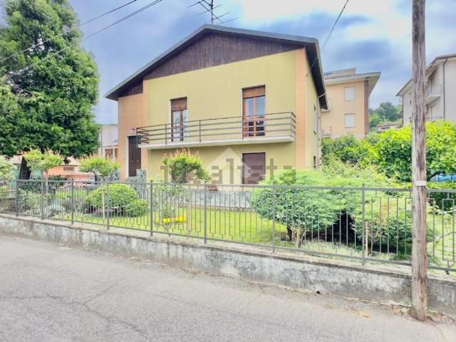 Villetta indipendente in vendita di 165 m² in Via Papa Giovanni XXIII, 7