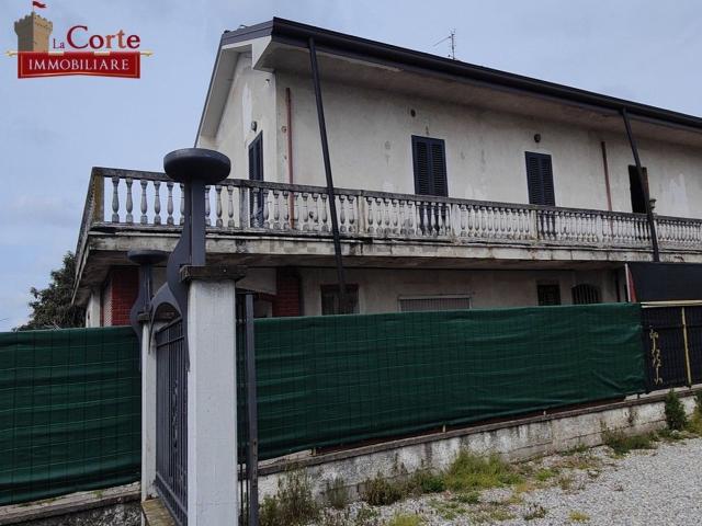 Villetta indipendente in vendita di 165 m² in Via Provinciale