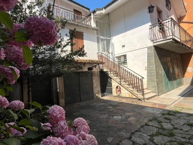 Villetta indipendente in vendita di 165 m² in Via Roma, 153