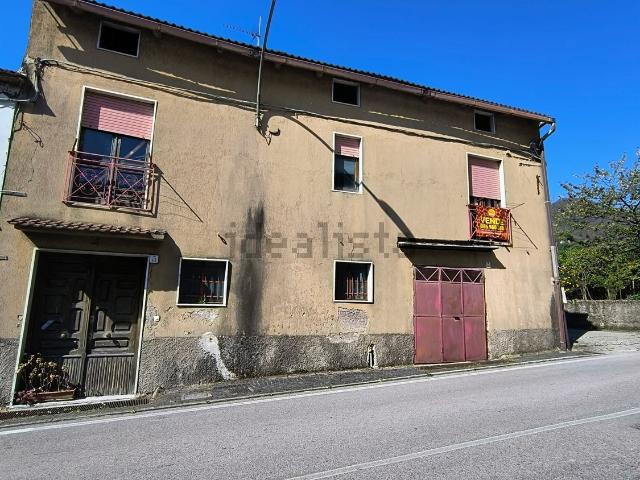 Villetta indipendente in vendita di 165 m² in Via Umberto Linguiti