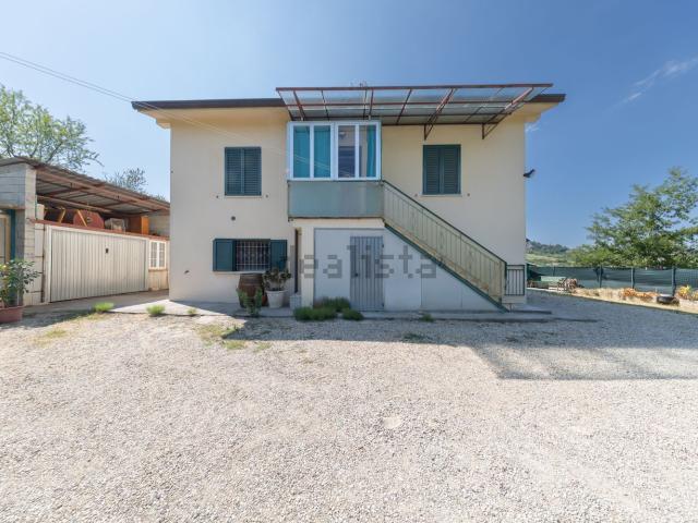 Villetta indipendente in vendita di 165 m² in Via Valle