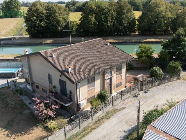 Villetta indipendente in vendita di 166 m²