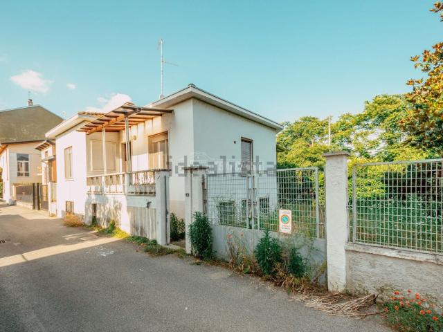 Villetta indipendente in vendita di 166 m² in Via Colli Lucio, 1