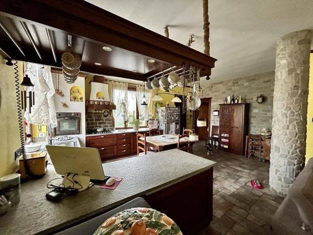 Villetta indipendente in vendita di 166 m² in Via Cercenasco